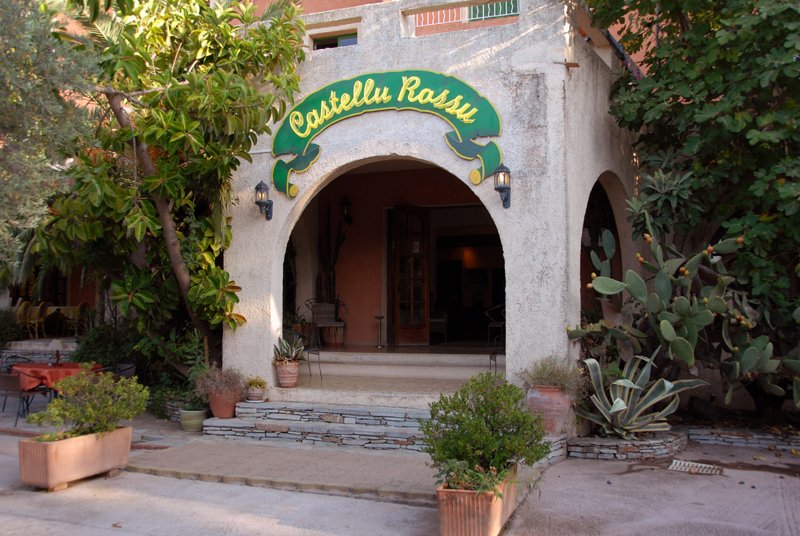 Отель на Корсике 3 звезды Castellu Rossu
